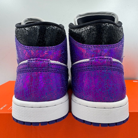 Nike Air Jordan 1 Mid White Black Grape Ice BRAND NEW Size 7 Women - Picture 4 of 8